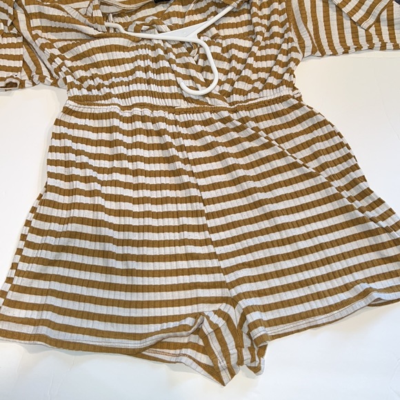 Urban Outfitters romper shorts big sleeves deep v neck mustard white stripe - Picture 7 of 8